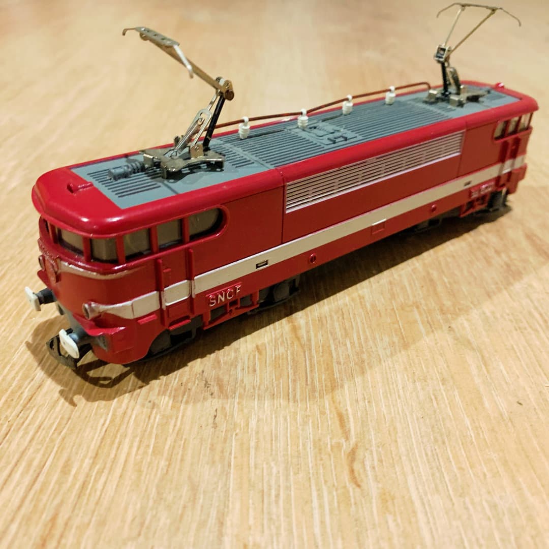 Red SNCF electric locomotive model.