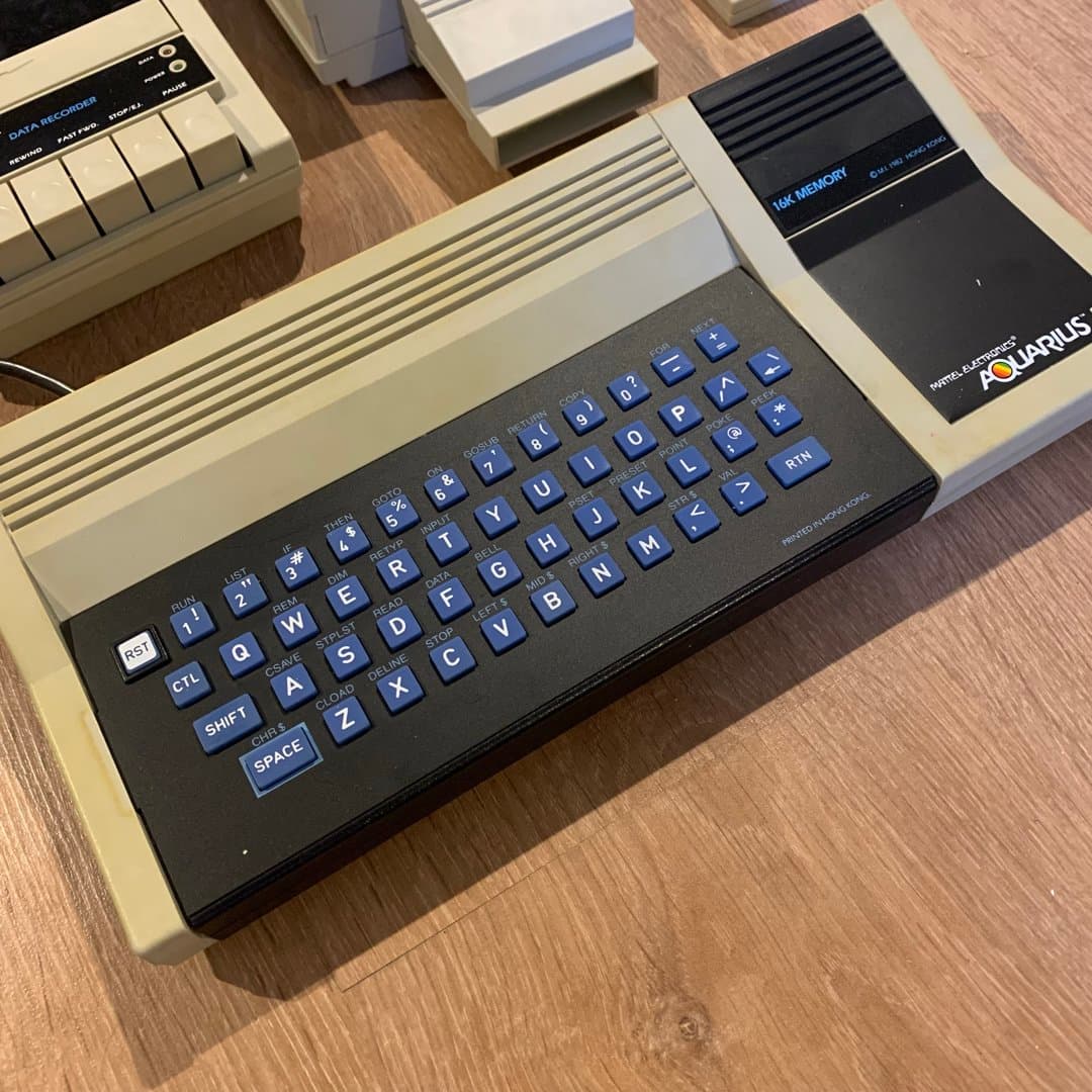 Mattel Aquarius Home Computer System with accessories and original box. - Photo 1