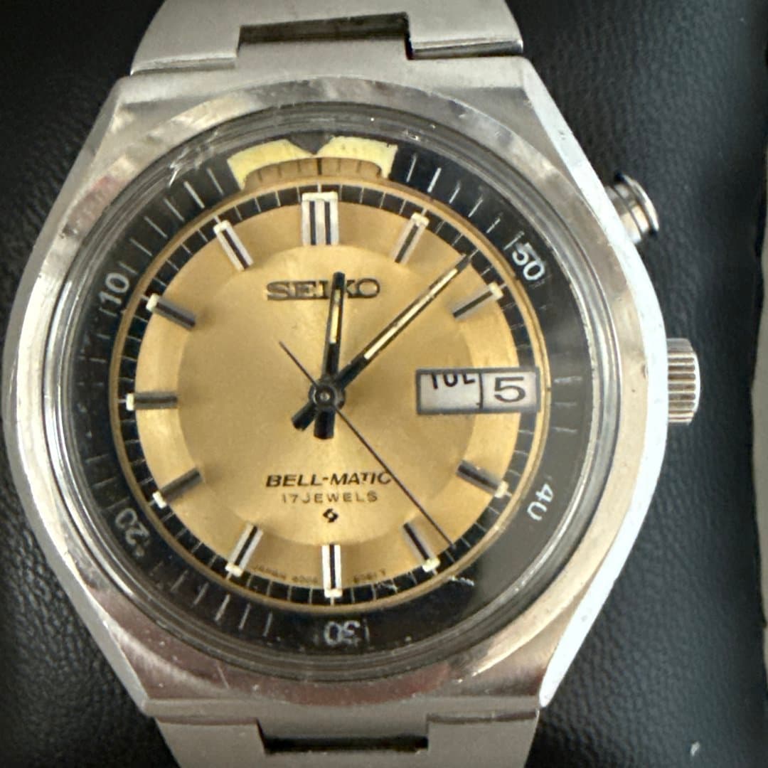 Vintage Seiko Bell-Matic 17 Jewels automatic alarm wristwatch with day-date display.