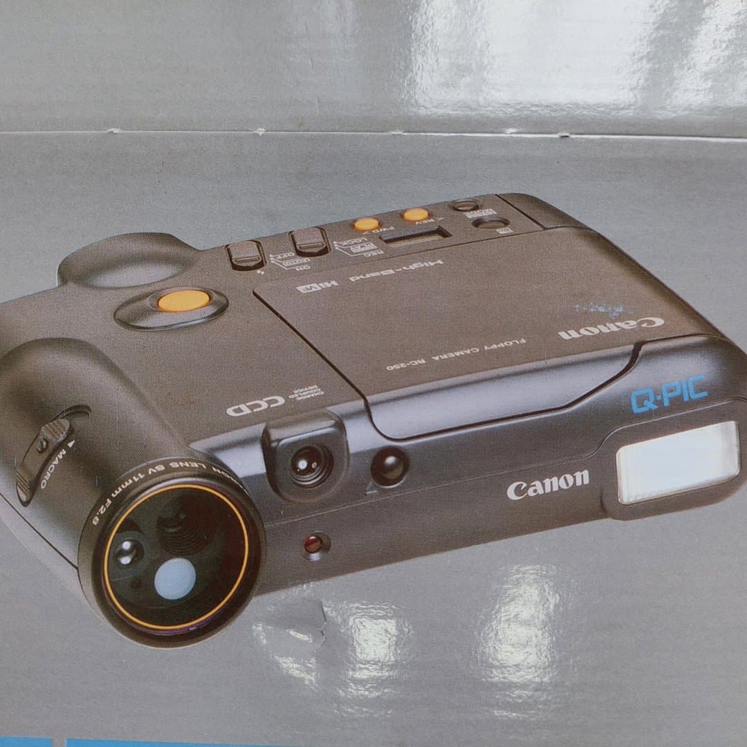 Vintage Canon Q-PIC RC-250 floppy disk digital camera.