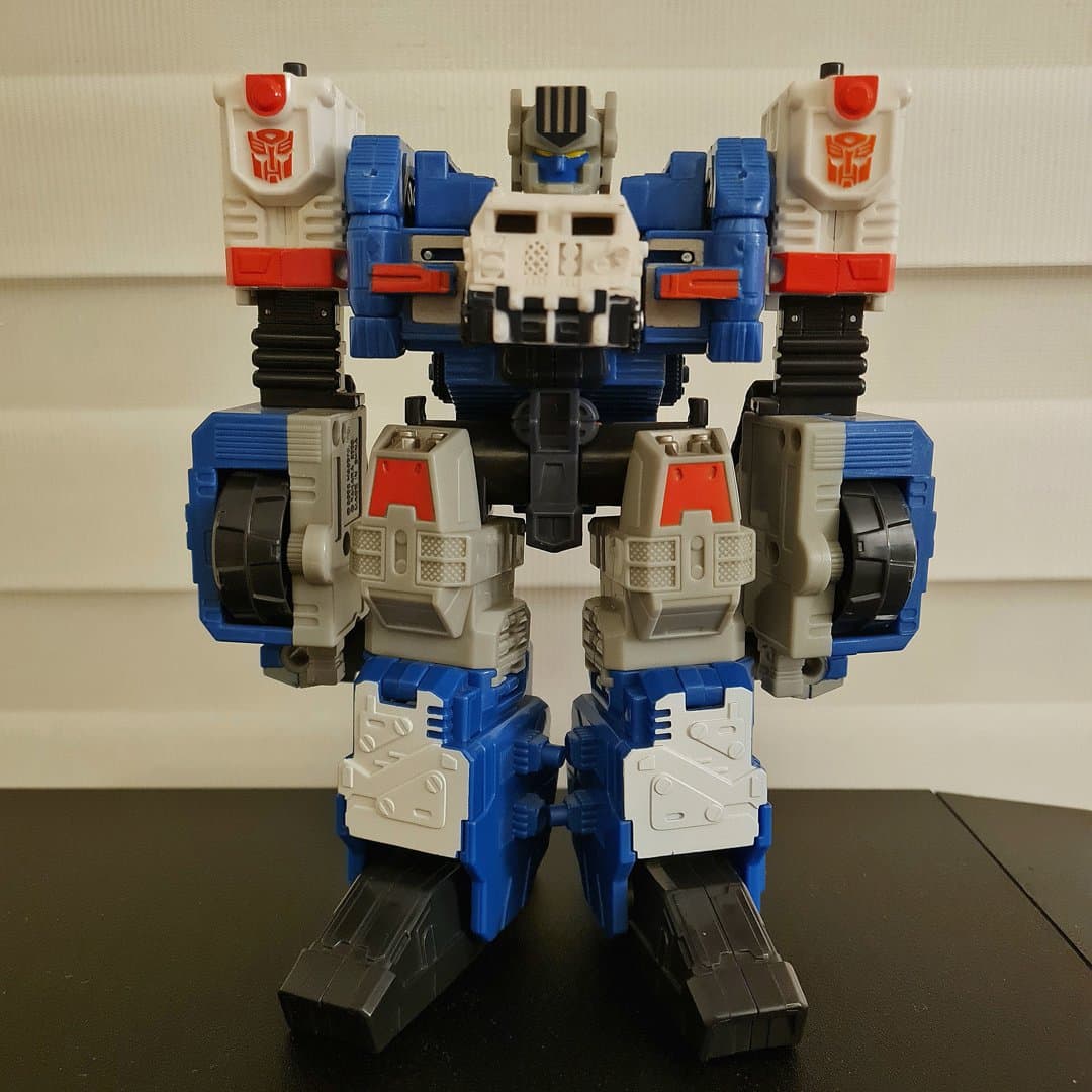 Transformers: Armada Overload (Japonya'da "Ultra Magnus" olarak bilinir) çıkış tarihi 2003