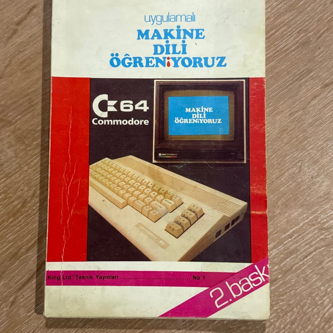 Vintage Turkish Commodore 64 machine language learning book. Book Name : Makine Dili Öğreniyorum