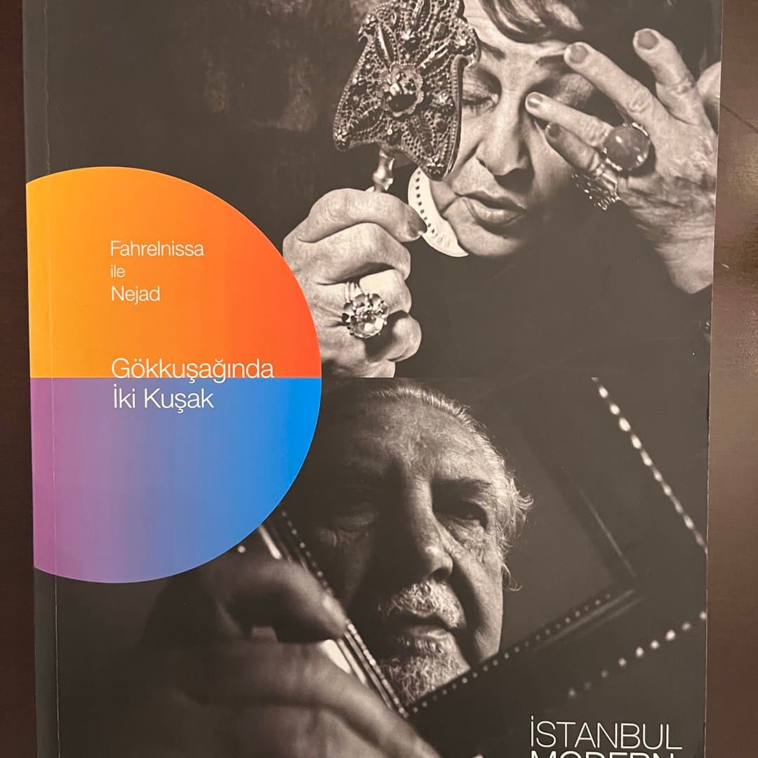 Kitap : Fahrelnissa ile Nejad Gökkuşağında İki Kuşak