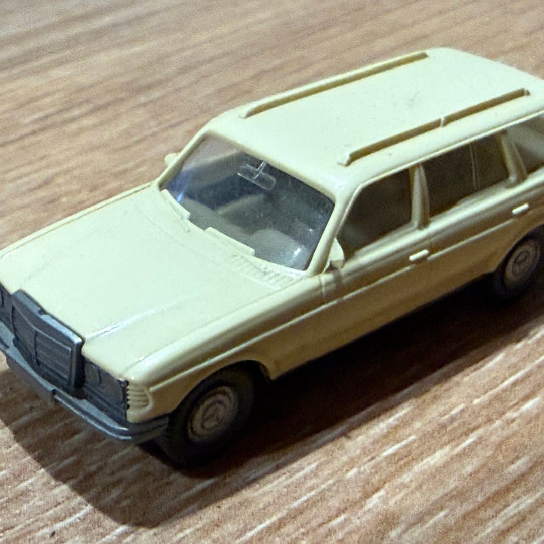 Mercedes 250T - Wiking 1:87