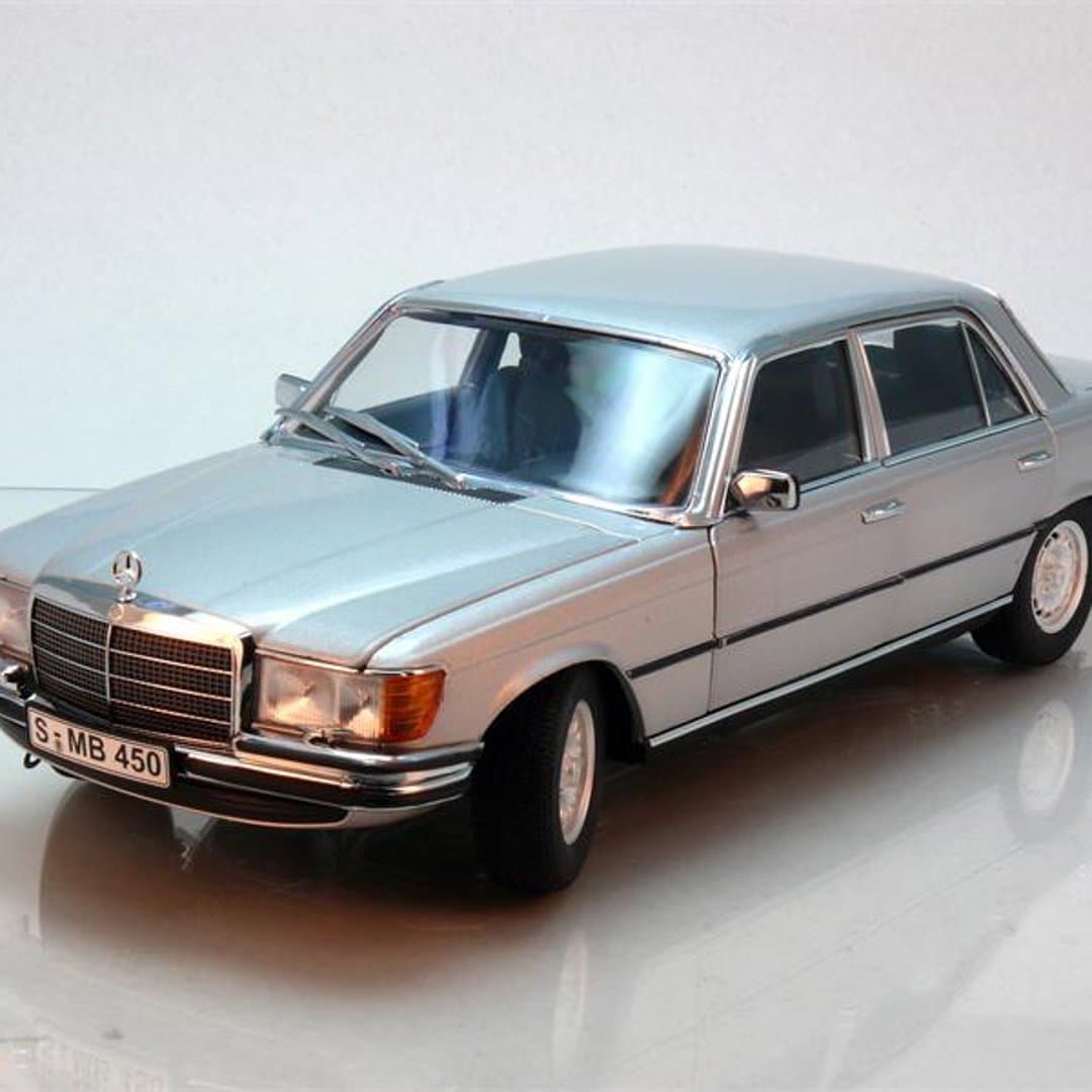 1972 - Mercedes-Benz 450 SEL - Revell - 1/18