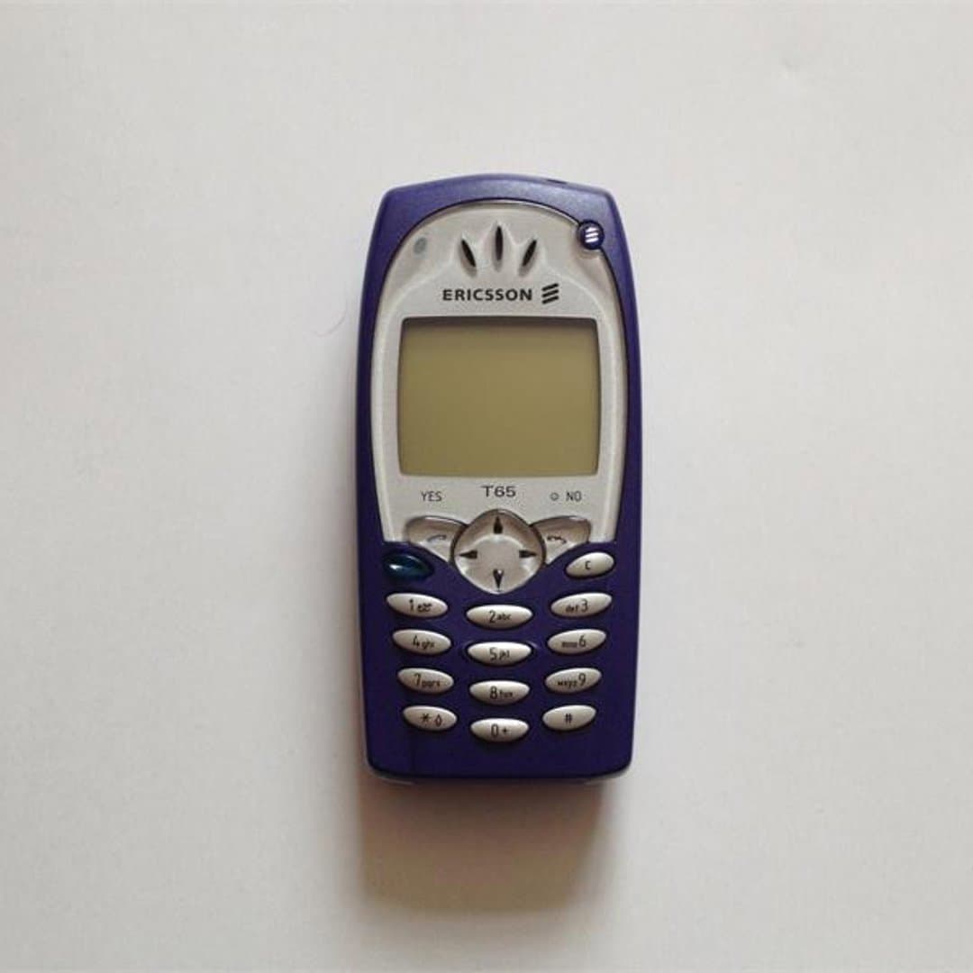 Vintage Ericsson T65 mobile phone, a classic feature phone from the early 2000s.