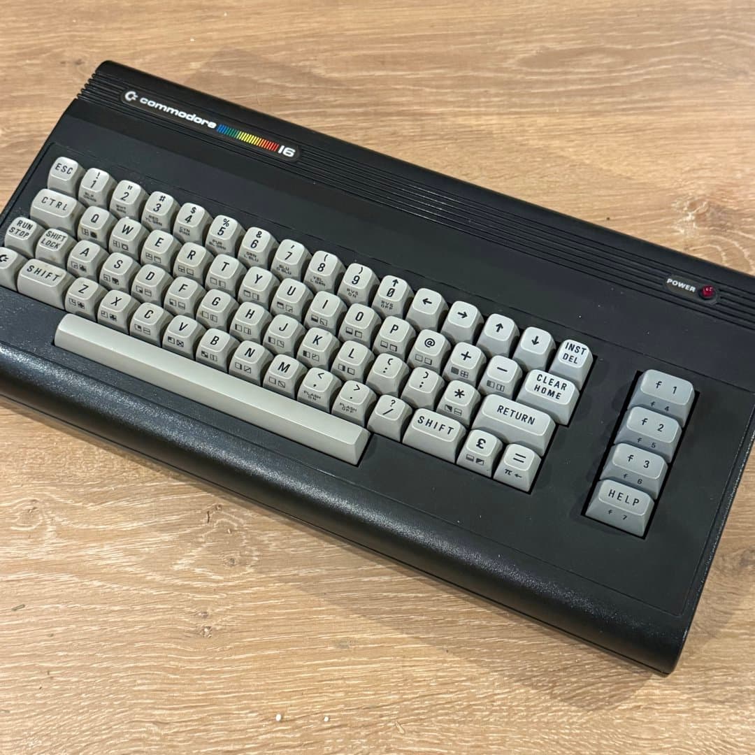 Vintage Commodore 16 BASIC programming learning kit with microcomputer and accessories. - Photo 1