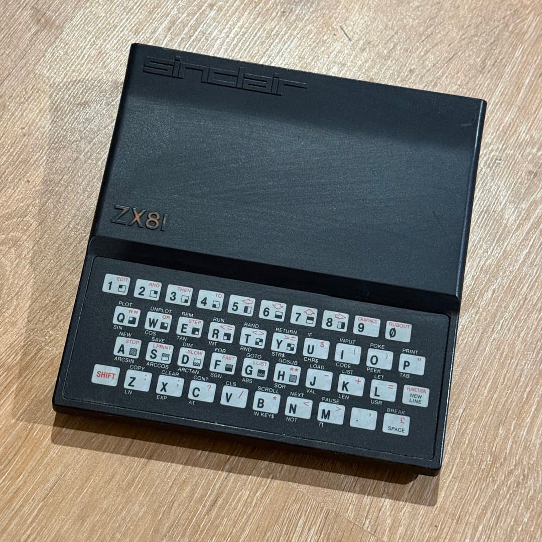 Vintage Sinclair ZX81 home computer, a classic 8-bit machine for programming and gaming. - Photo 1
