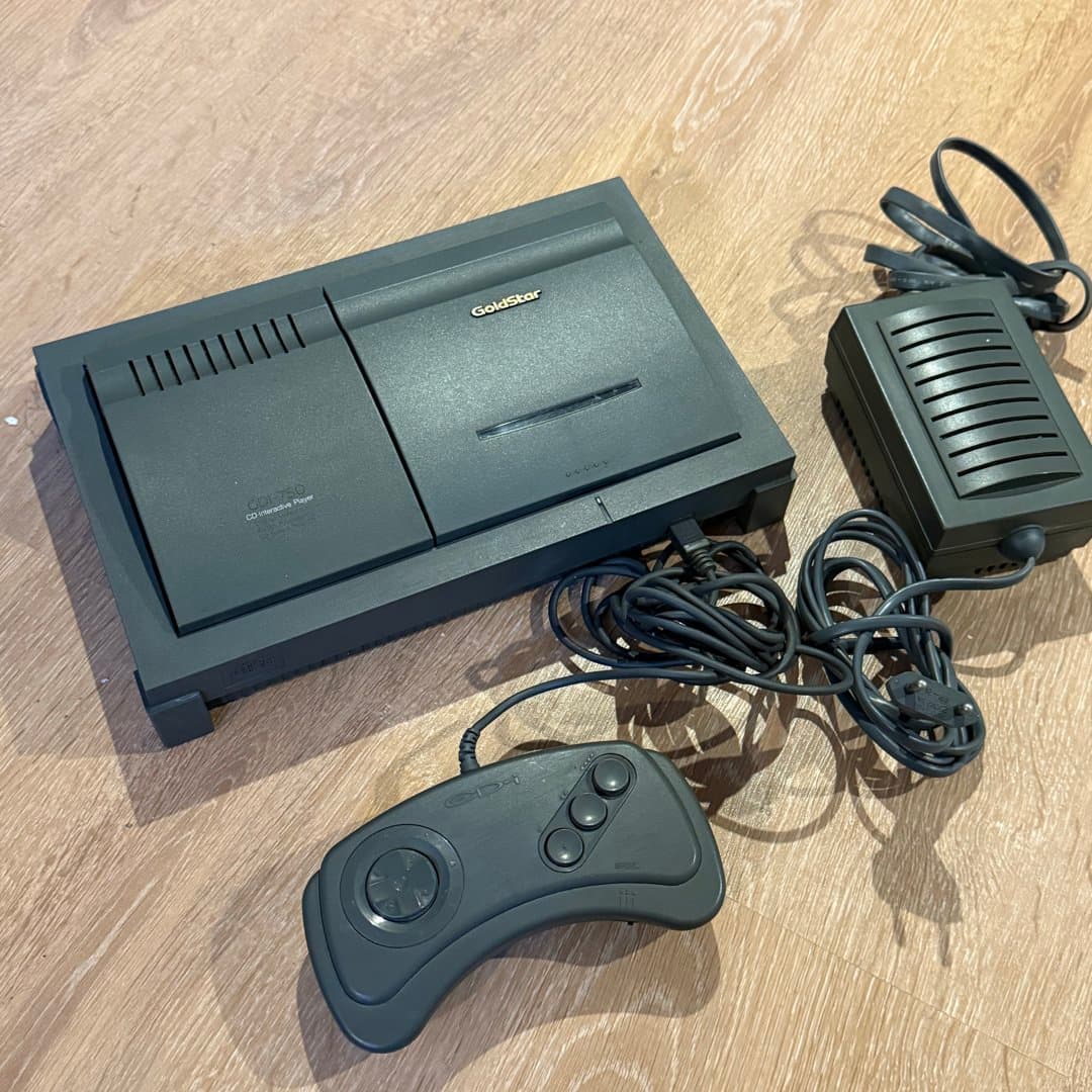 A GoldStar CD-i 750 CD-Interactive Player with controller and power supply.
