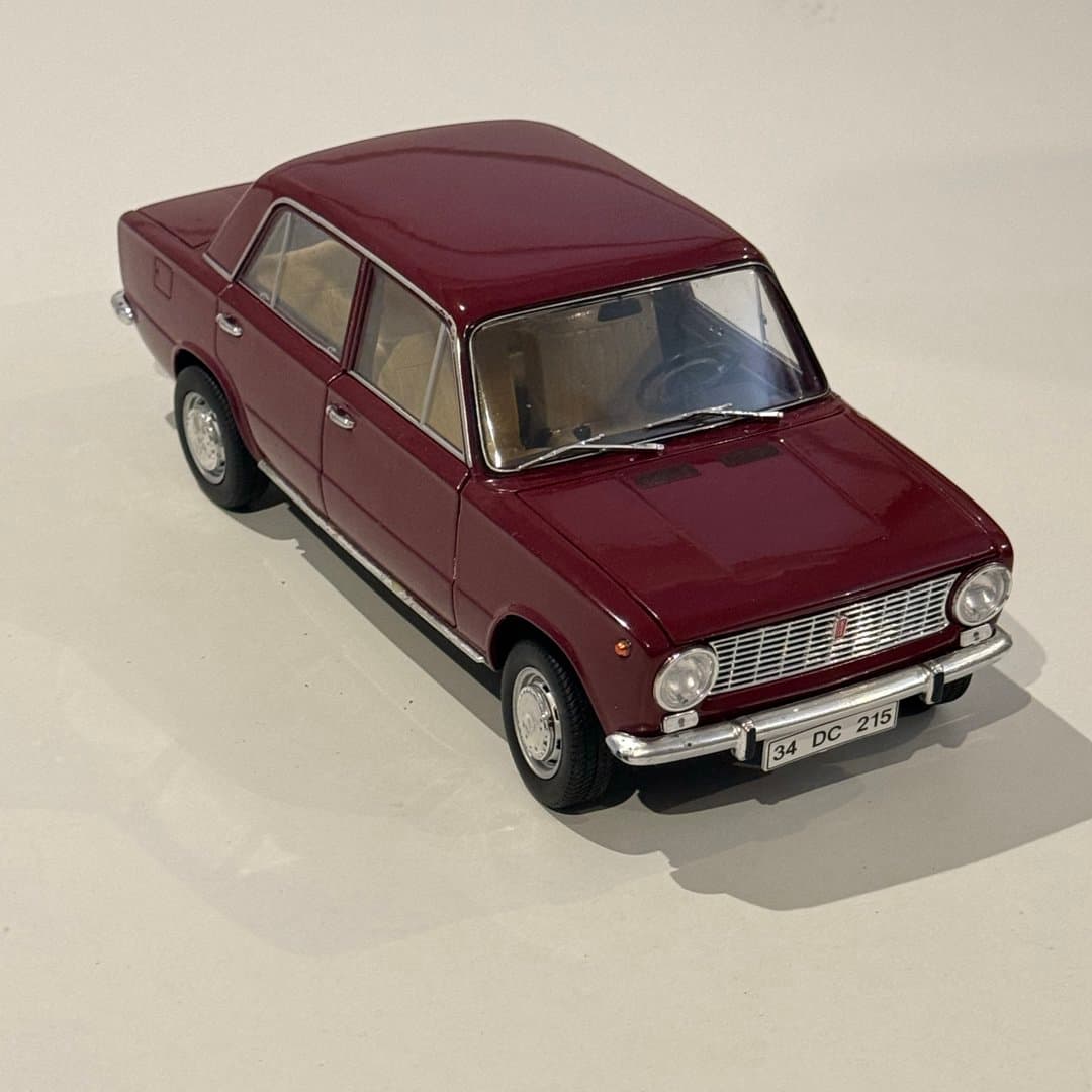 Tofaş Murat 124 - IstModel 1/18 - Photo 1
