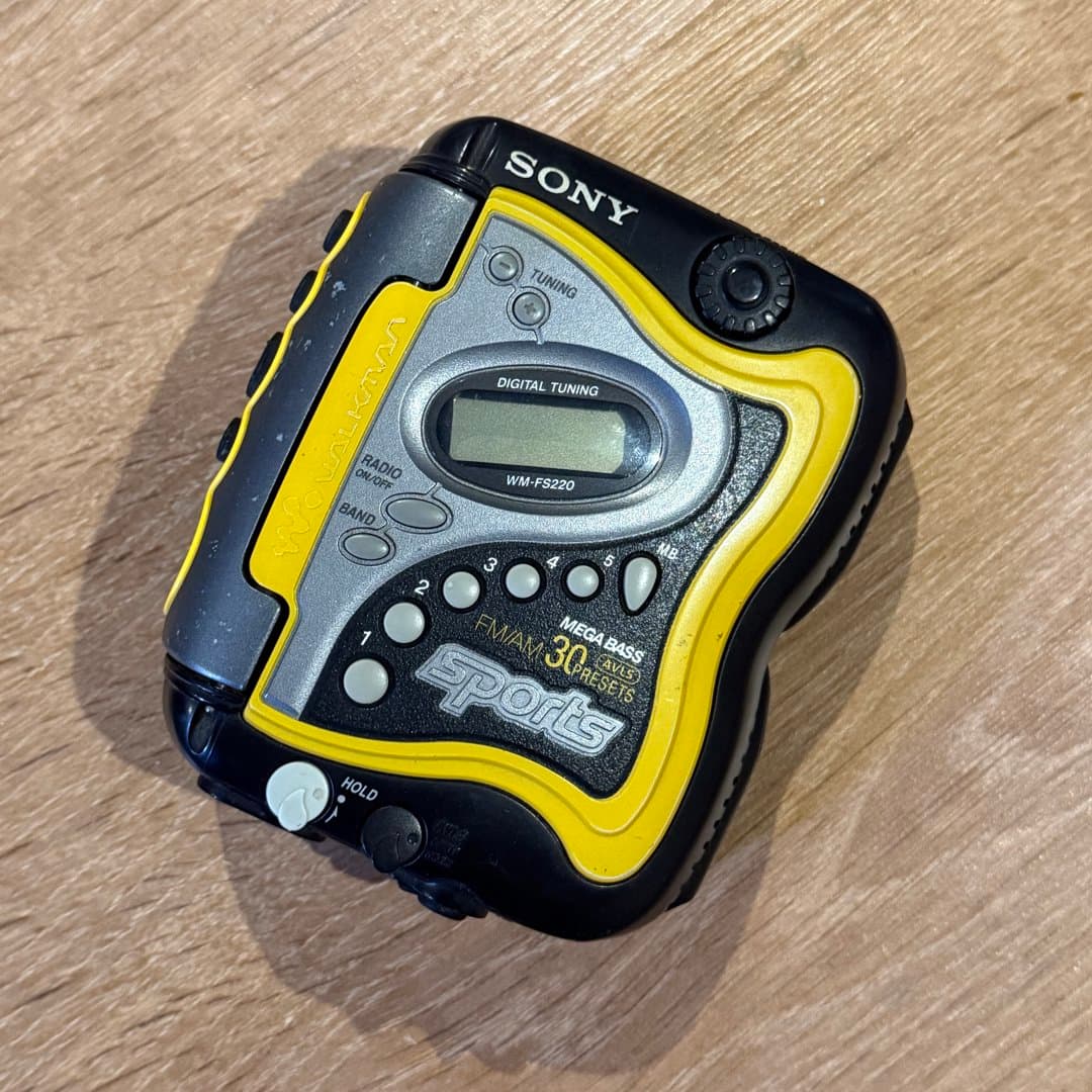 Vintage Sony Walkman Sports WM-FS220 portable cassette player and digital FM/AM radio. - Photo 1