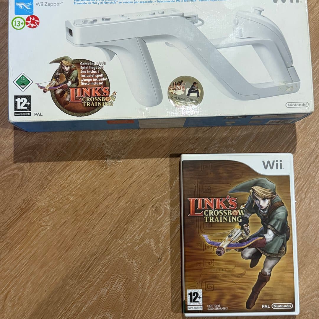Official Nintendo Wii Zapper gun accessory with Link's Crossbow Training game.