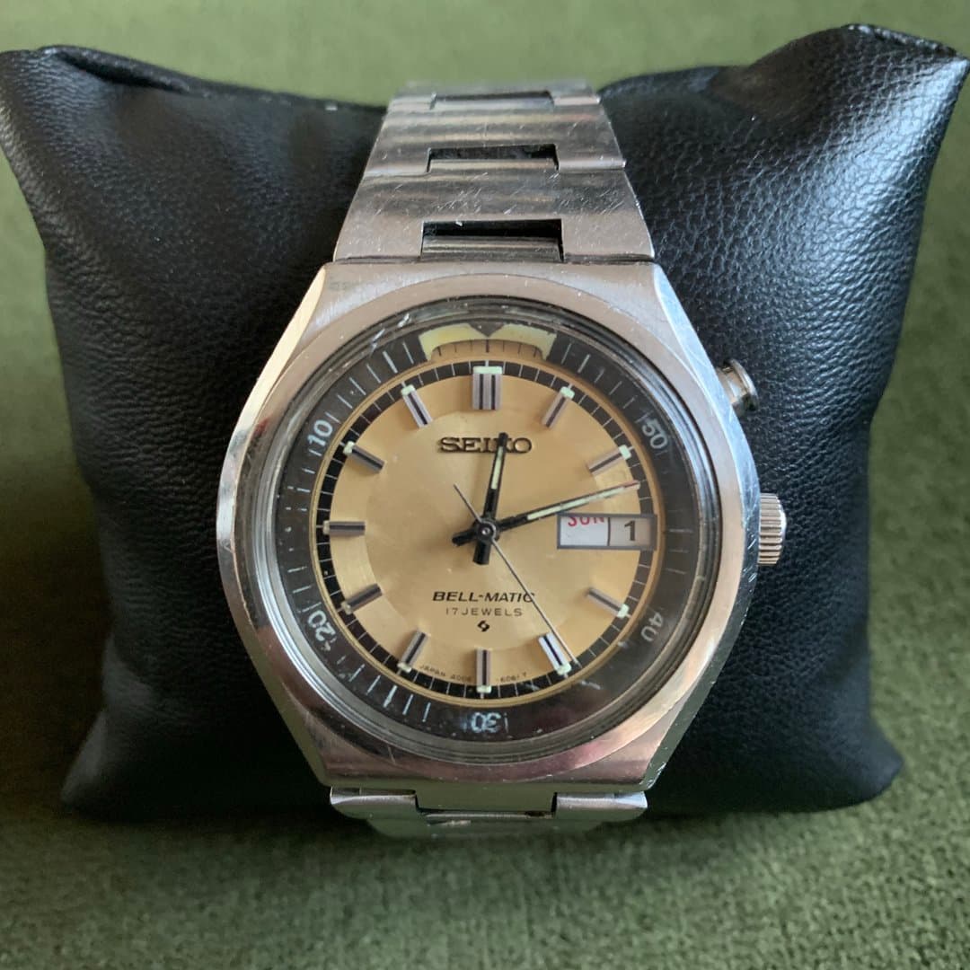 Seiko Bell-Matic 17 Jewels automatic alarm wristwatch with day-date display.