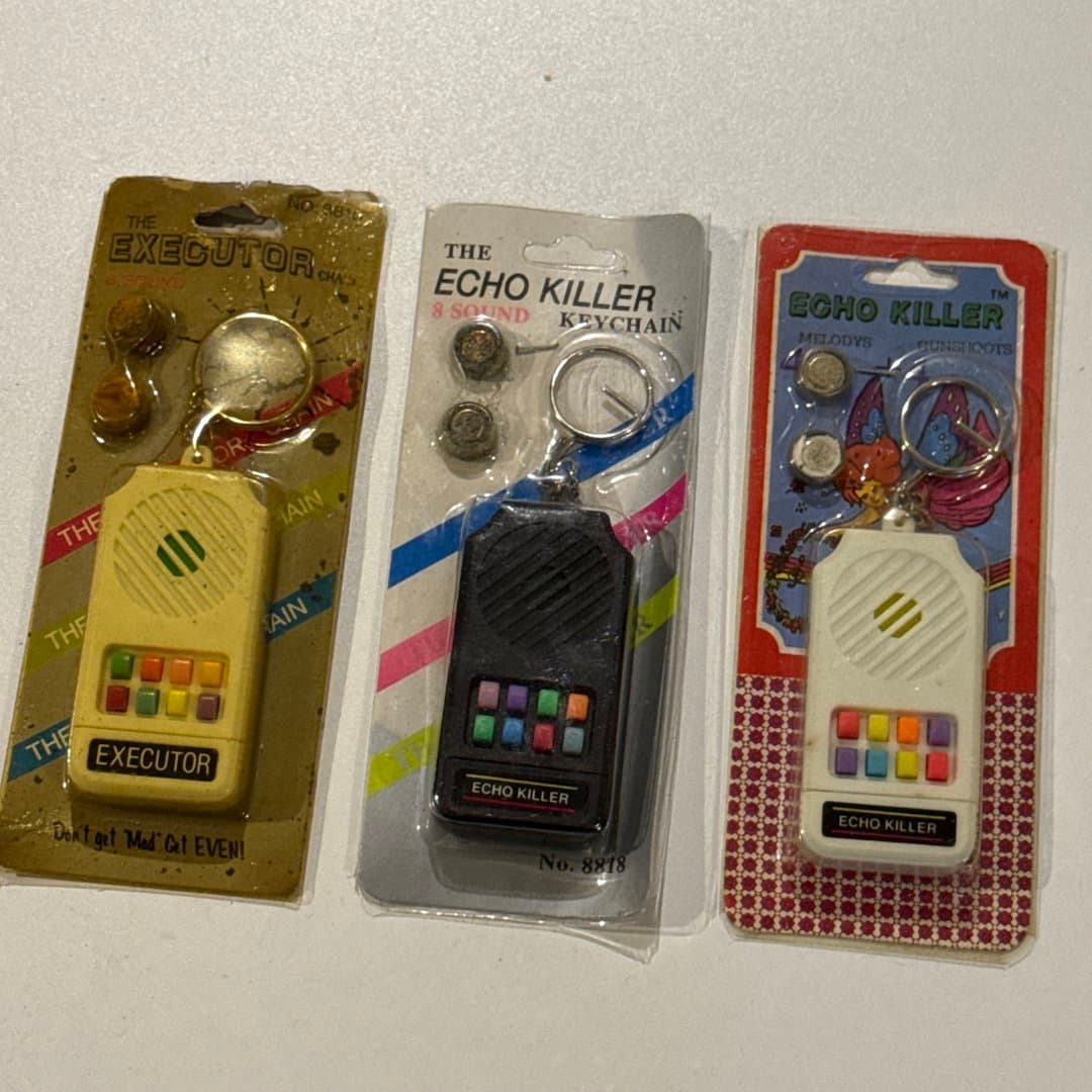 Vintage sound effect keychains, including "The Executor" and "Echo Killer" models with various sounds. - Photo 1