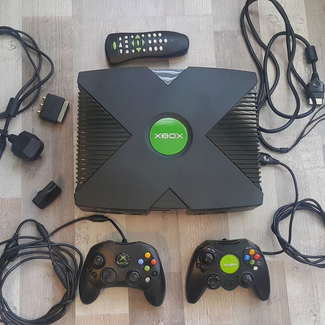 Complete original Xbox console set with controllers, remote, and all necessary cables. - Photo 1