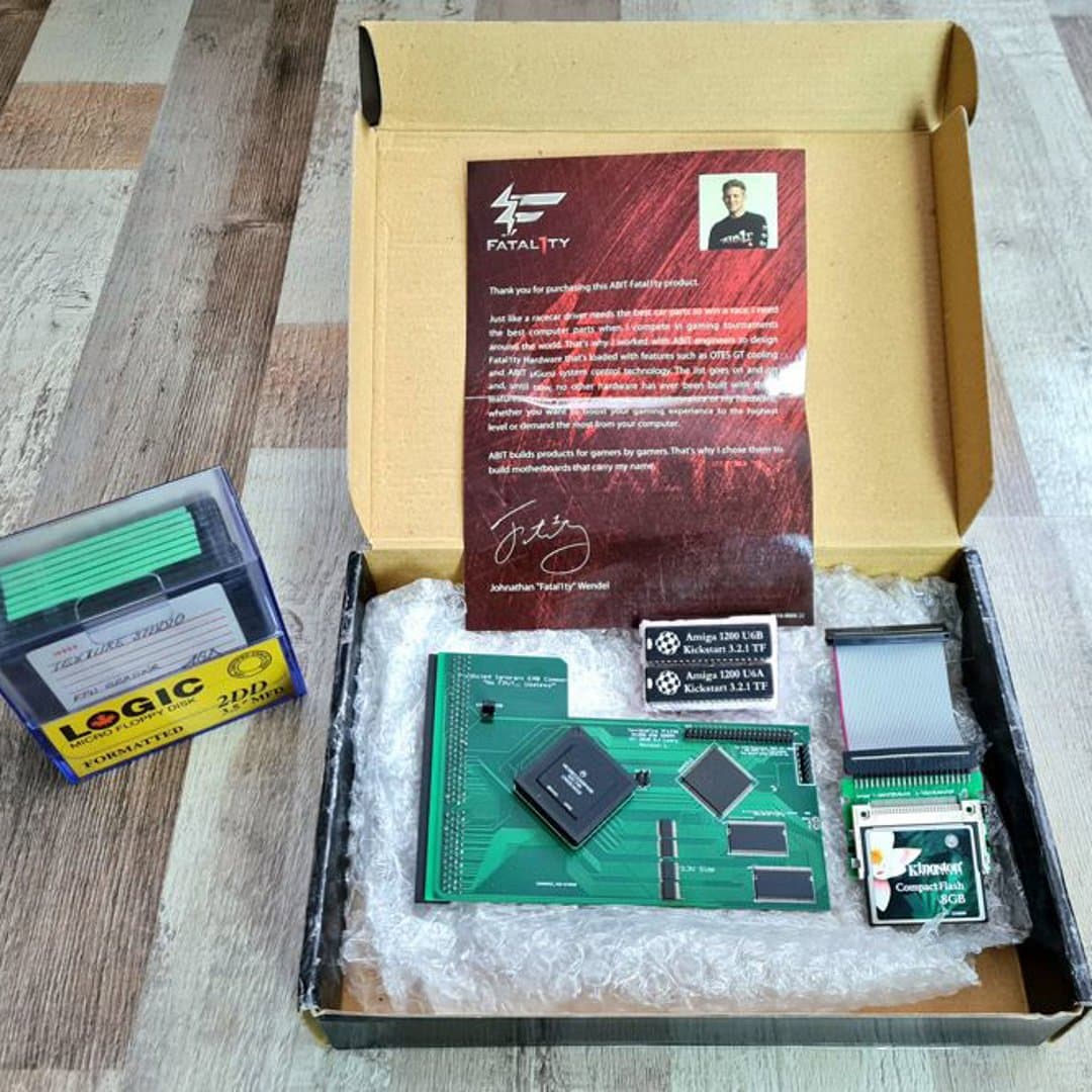 Amiga 1200 upgrade kit: accelerator TF1230 50mghz Kickstart ROMs, and CF storage. - Photo 1