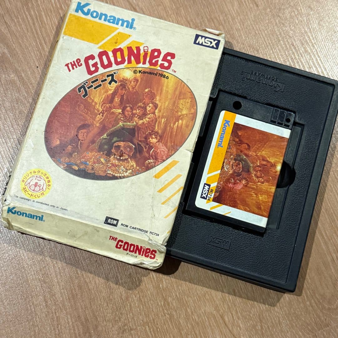 Vintage Konami "The Goonies" MSX ROM cartridge from 1986, complete with original box. - Photo 1