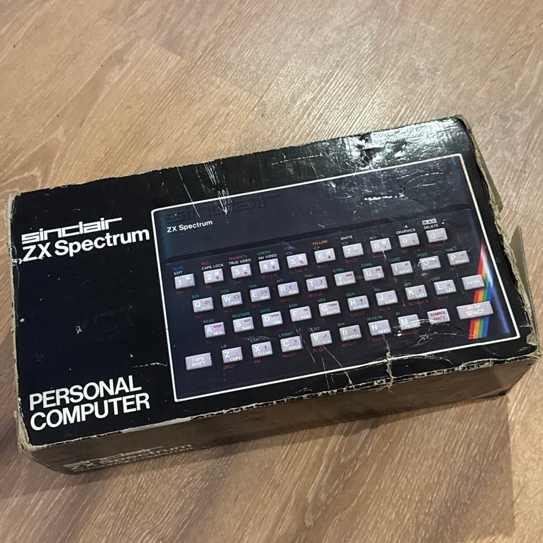Vintage Sinclair ZX Spectrum Personal Computer in its original box. - Photo 1