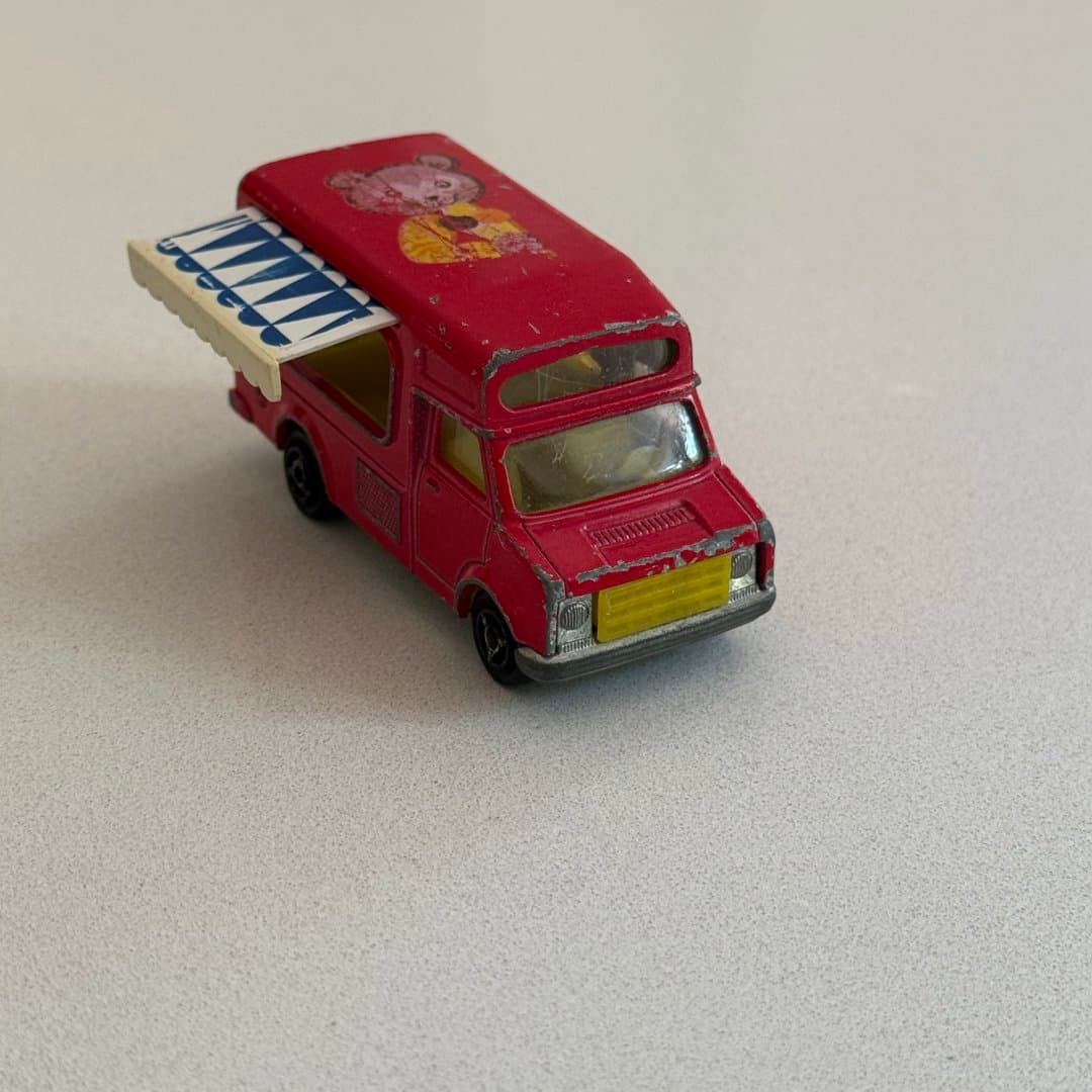 Vintage Majorette Fourgon die-cast toy van, made in France, model 224-259.