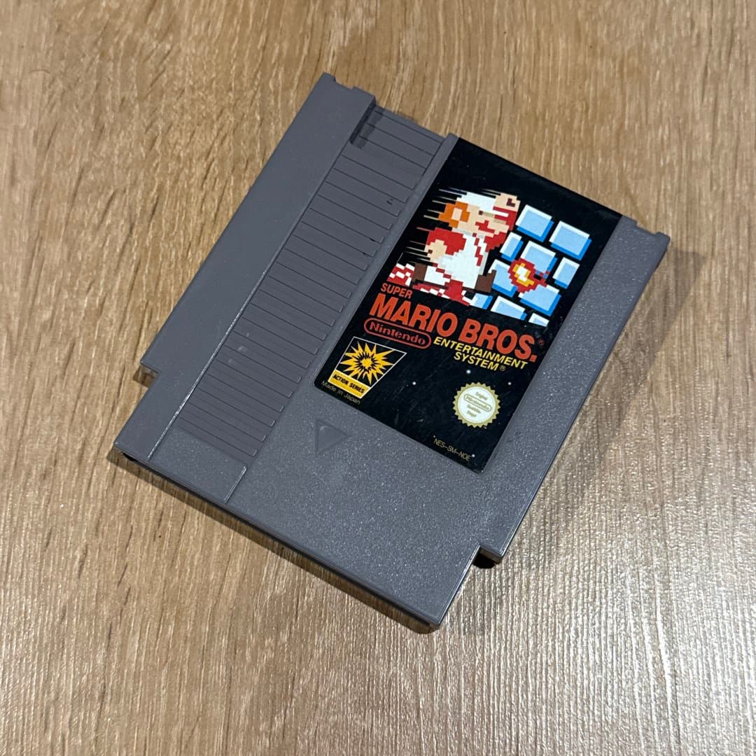 Classic Super Mario Bros. NES game cartridge for the Nintendo Entertainment System. - Photo 1