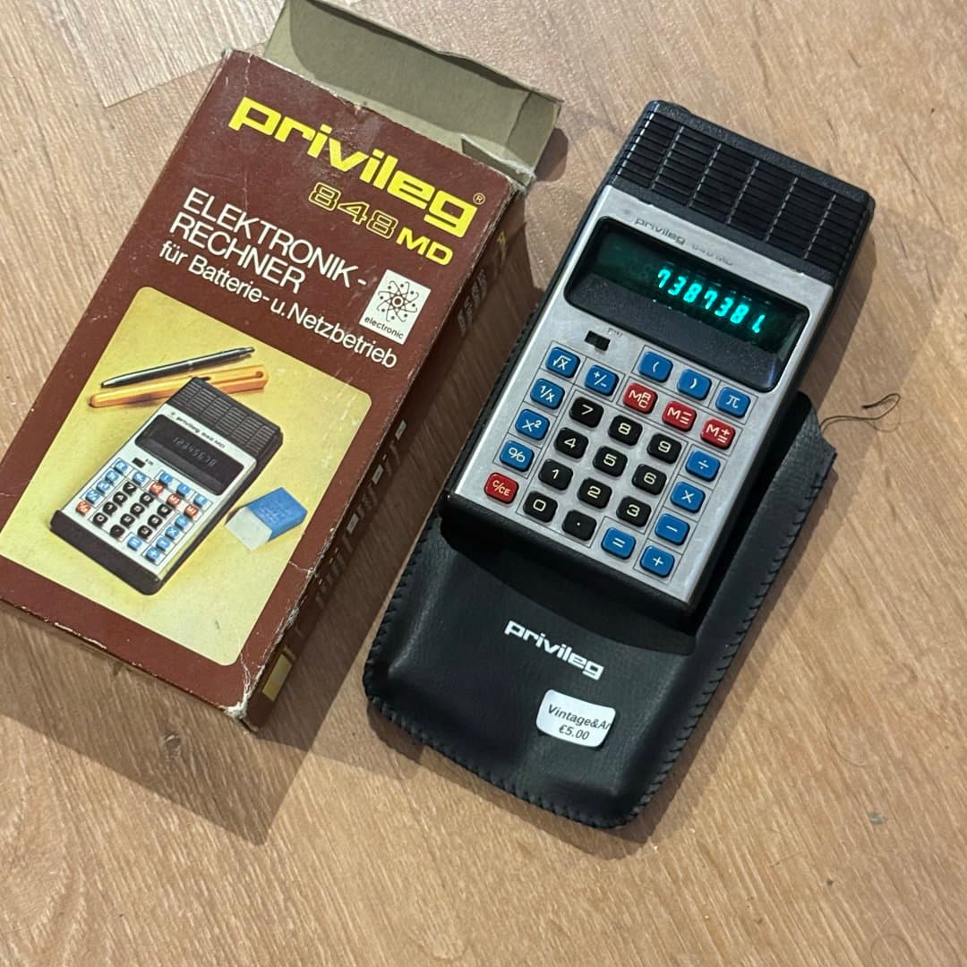 Vintage Privileg 848 MD electronic calculator with original box and protective case. - Photo 1