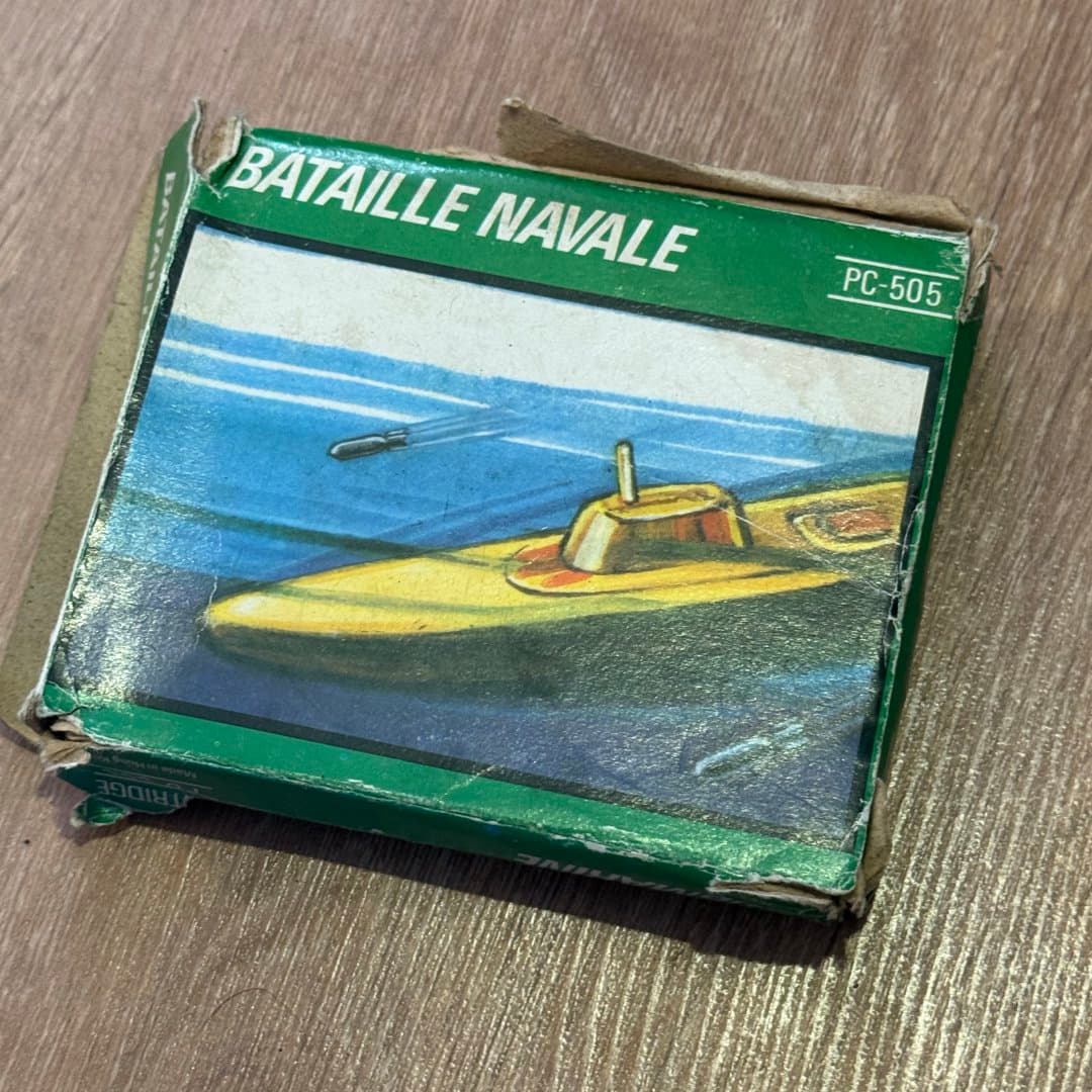 Vintage Soundic SD-050 game. 'Bataille Navale' (Battleship) game box with submarine art, product code PC-505. - Photo 1